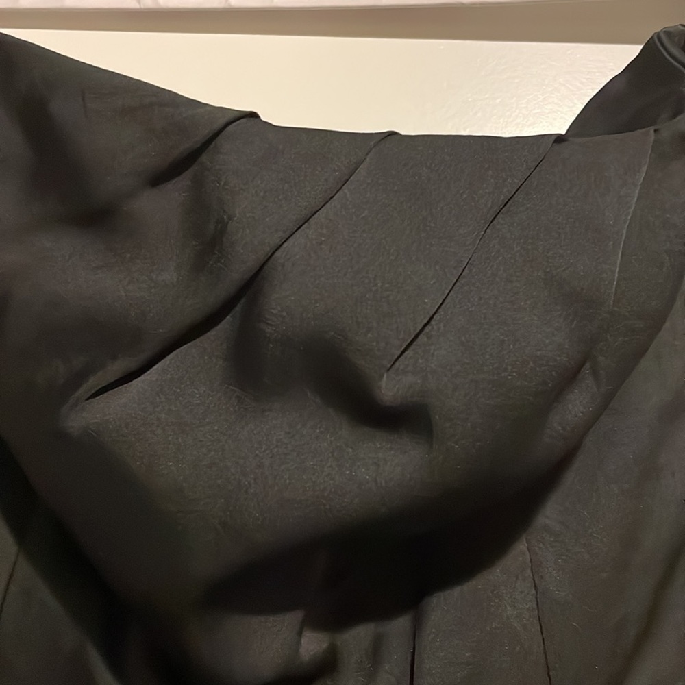 EUC Wonen’s Banana Republic strapless LBD in size 4 - Picture 2 of 7